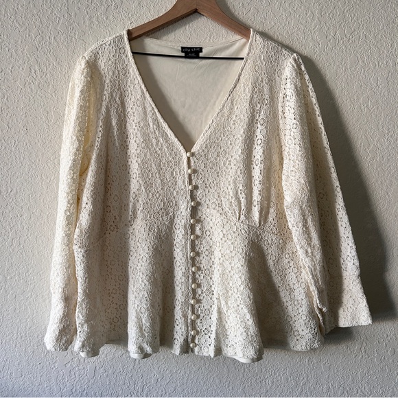 🌷City Chic Cream Lace Button-Up Blouse - Picture 1 of 6